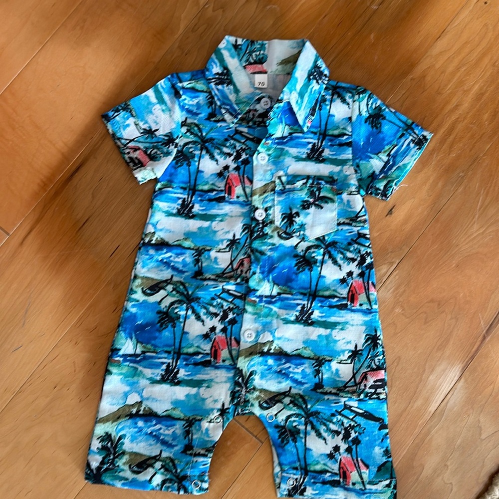 Toddler boy onesie in fun Hawaiian print, NWOT